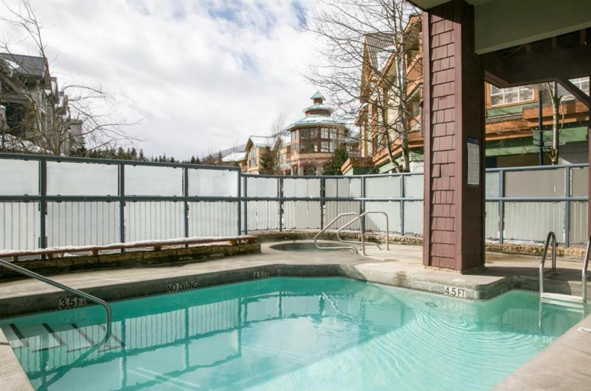 Tyndalstone Lodge 3 Bedroom In The Heart Of Village North Whistler Eksteriør bilde