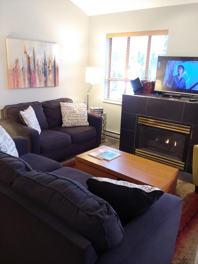 Tyndalstone Lodge 3 Bedroom In The Heart Of Village North Whistler Eksteriør bilde
